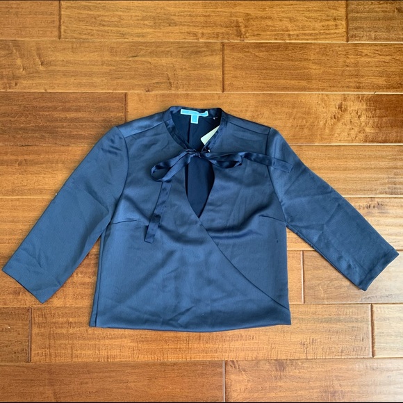 Size 0 DraperJames Navy Silk Tie-Neck Wrap Blouse - Picture 2 of 5